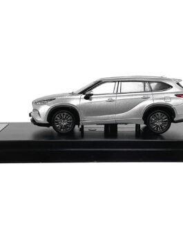 Toyota Highlander Silver Metallic with Sunroof 1/64 Diecast Model Car by LCD Models