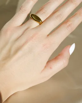 Abella – Bent Engagement Ring Gold
